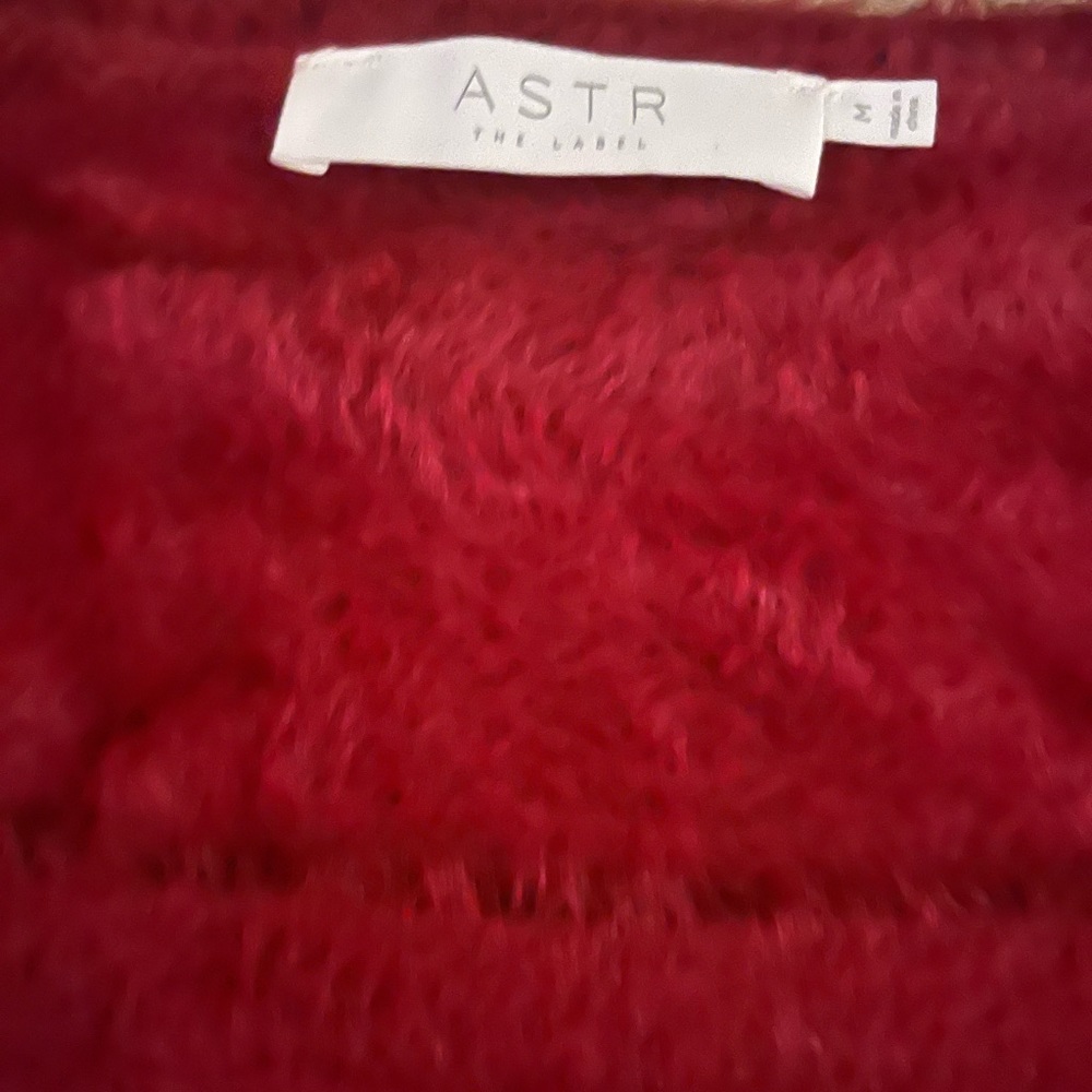 Fuzzy ASTR cropped sweater. Size small.